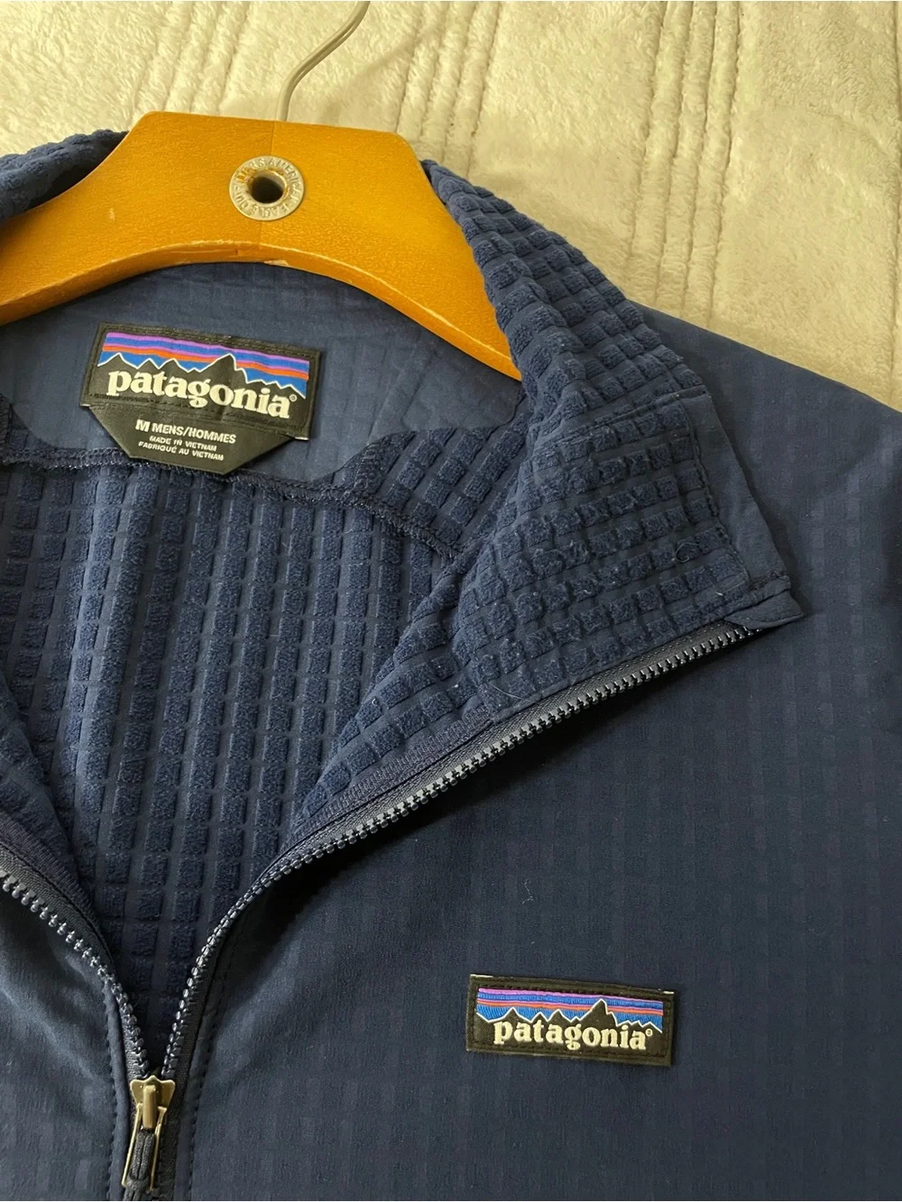 Patagonia R1 Air Jacket – Men’s M – Navy Blue – Excellent Condition